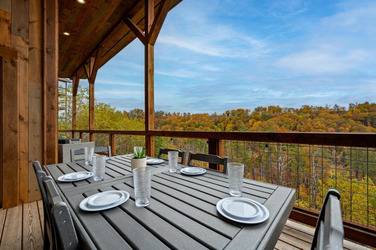 The Overlook - '21 Cabin - Gorgeous Unobstructed Views - Fire Pit Table - Gamerm - Hottub - Xbox - Lots Of Bears Gatlinburg Dış mekan fotoğraf