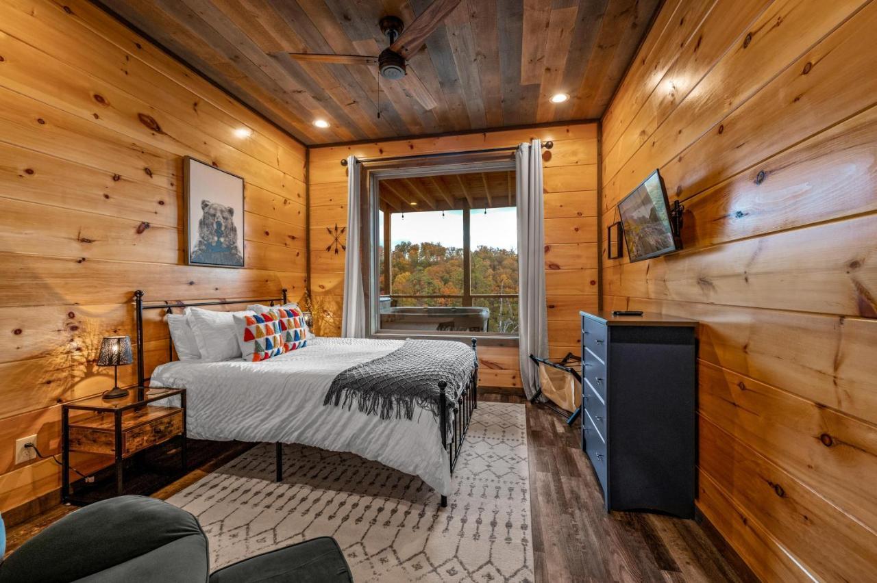 The Overlook - '21 Cabin - Gorgeous Unobstructed Views - Fire Pit Table - Gamerm - Hottub - Xbox - Lots Of Bears Gatlinburg Dış mekan fotoğraf