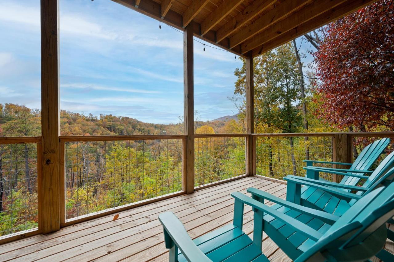 The Overlook - '21 Cabin - Gorgeous Unobstructed Views - Fire Pit Table - Gamerm - Hottub - Xbox - Lots Of Bears Gatlinburg Dış mekan fotoğraf