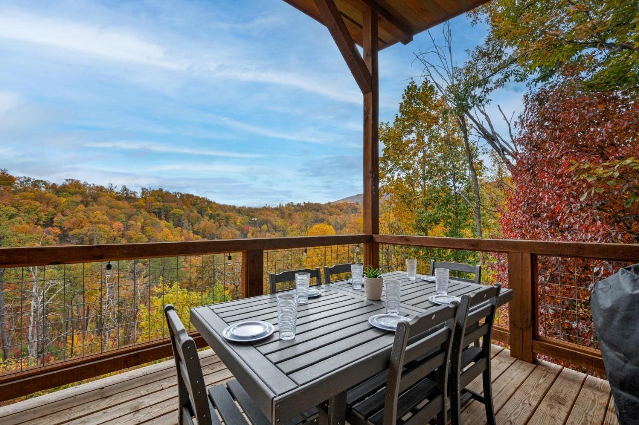 The Overlook - '21 Cabin - Gorgeous Unobstructed Views - Fire Pit Table - Gamerm - Hottub - Xbox - Lots Of Bears Gatlinburg Dış mekan fotoğraf