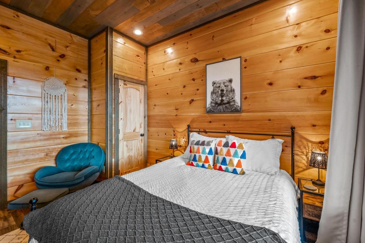 The Overlook - '21 Cabin - Gorgeous Unobstructed Views - Fire Pit Table - Gamerm - Hottub - Xbox - Lots Of Bears Gatlinburg Dış mekan fotoğraf