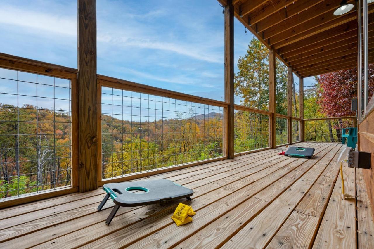 The Overlook - '21 Cabin - Gorgeous Unobstructed Views - Fire Pit Table - Gamerm - Hottub - Xbox - Lots Of Bears Gatlinburg Dış mekan fotoğraf