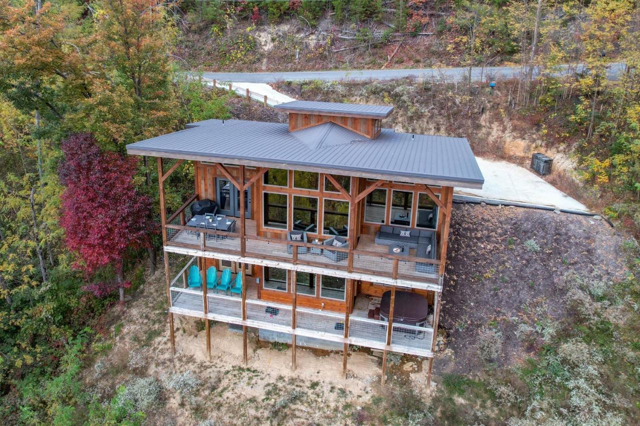 The Overlook - '21 Cabin - Gorgeous Unobstructed Views - Fire Pit Table - Gamerm - Hottub - Xbox - Lots Of Bears Gatlinburg Dış mekan fotoğraf